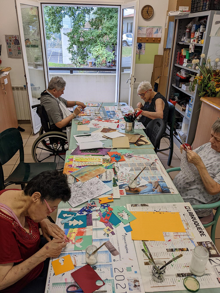 Activité art plastiques au FAM Les Laminak